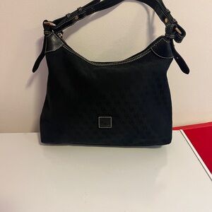 Preowned Dooney & Bourke Classic Black Shoulder Bag